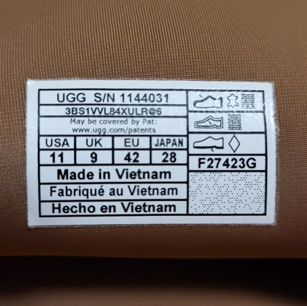 NWOB UGG Tan Classic Dipper Platform Boots Size 11